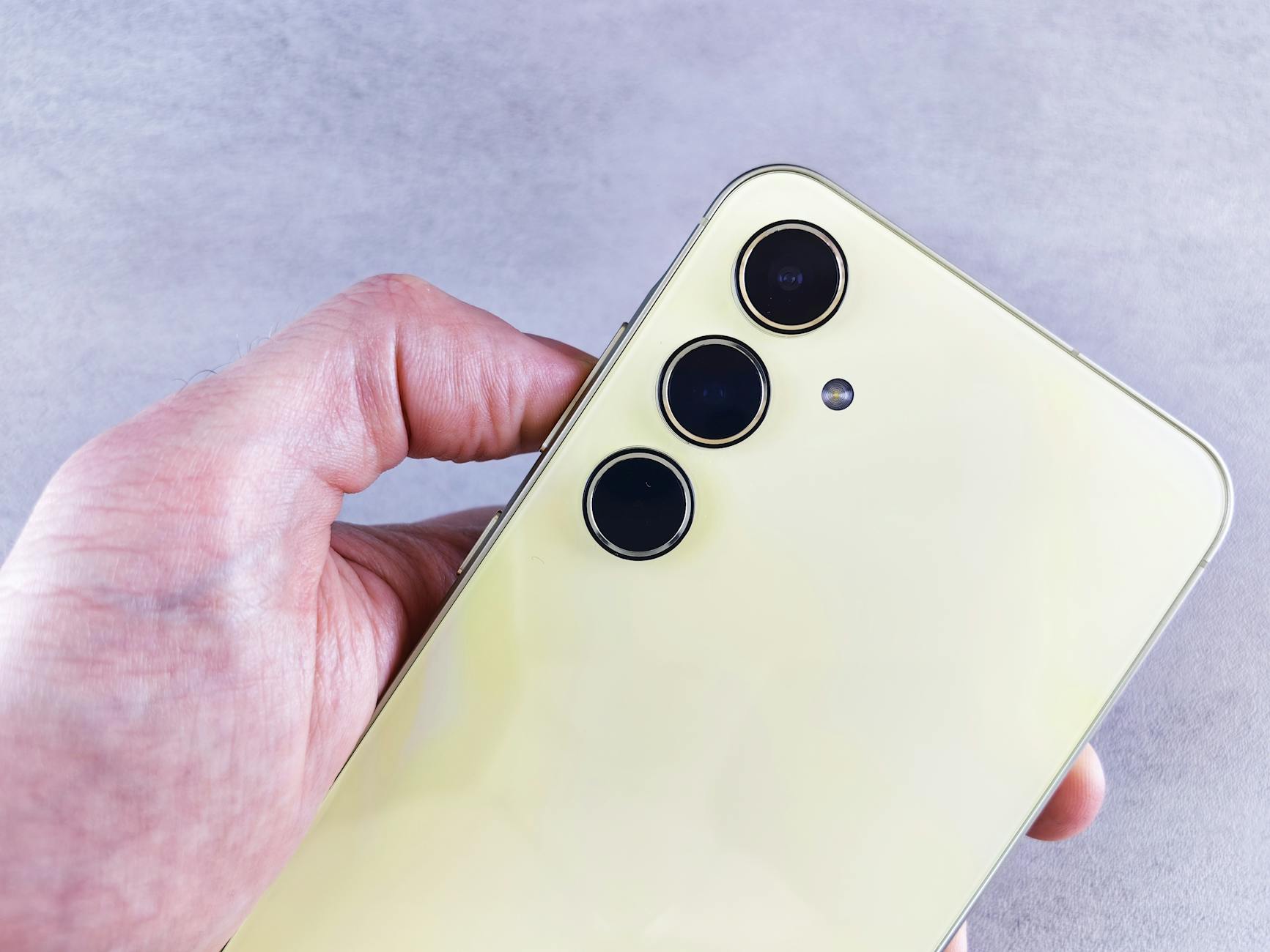 Una batteria rimovibile da un dispositivo elettronico